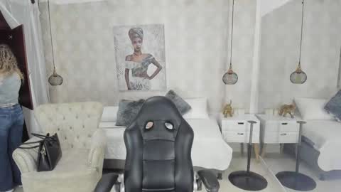 Snapshot of shantalll__ chatting on 02-12-26, 11:27 Shantal online show from 02-12-26, 11:27