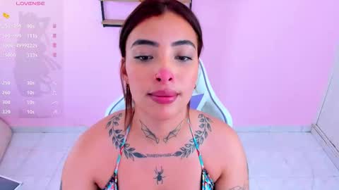 Snapshot of shantals chatting on 10-20-25, 11:27 shantals online show from 10-20-25, 11:27