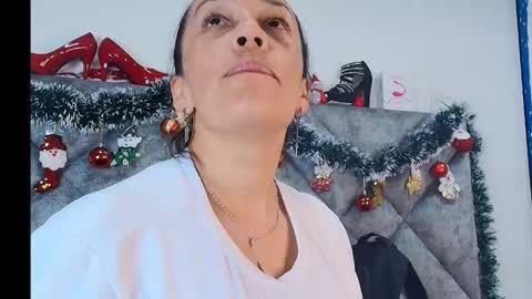 Snapshot of shantey_laurent chatting on 12-20-25, 02:02 shantey online show from 12-20-25, 02:02