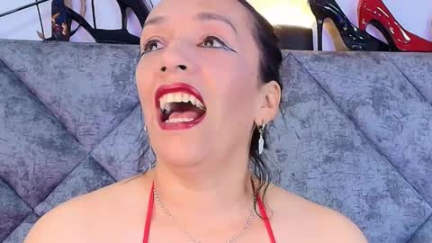 Snapshot of shantey_laurent chatting on 01-11-26, 04:01 shantey online show from 01-11-26, 04:01