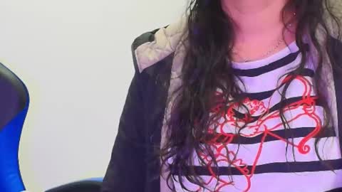 Snapshot of shantey_laurent chatting on 03-23-26, 02:43 shantey online show from 03-23-26, 02:43