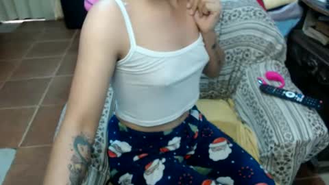 shanyflores5 online show from 06-08-26, 12:16