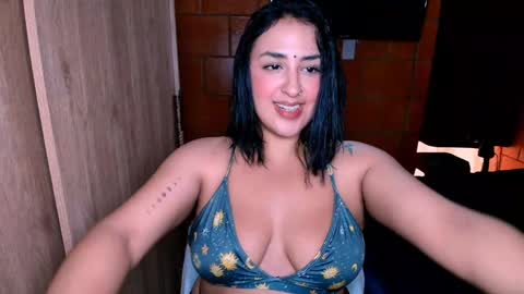 Snapshot of sharain chatting on 12-27-24, 07:14 My real name is bella  Much Gust  online show from 12-27-24, 07:14