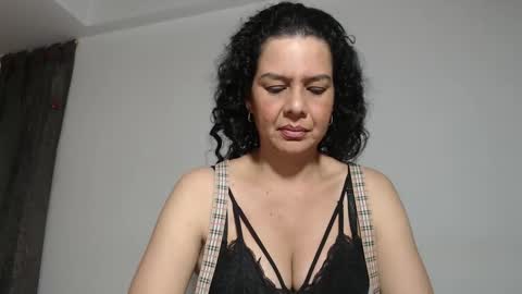 Snapshot of sharickleon11 chatting on 11-07-25, 01:05 sharickleon11 online show from 11-07-25, 01:05