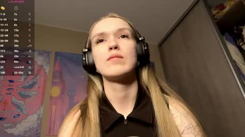Snapshot of sharitaklemme chatting on 05-14-26, 02:46 Coraline online show from 05-14-26, 02:46