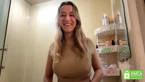 Snapshot of sharitaklemme chatting on 05-31-26, 07:26 Coraline online show from 05-31-26, 07:26