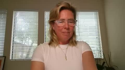 Sharkgirl online show from 12-28-24, 04:52