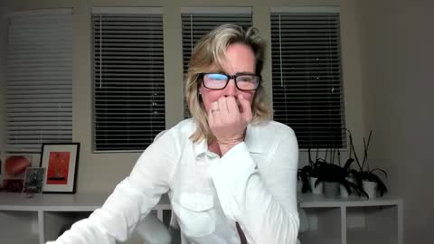 Sharkgirl online show from 01-13-25, 01:13