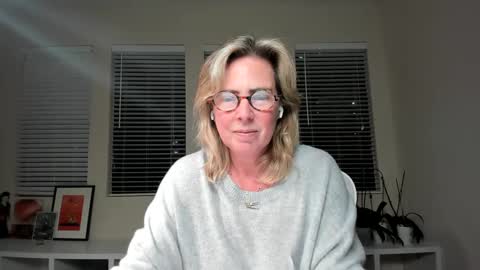 Sharkgirl online show from 01-16-25, 01:27