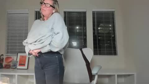 Sharkgirl online show from 02-18-25, 01:10