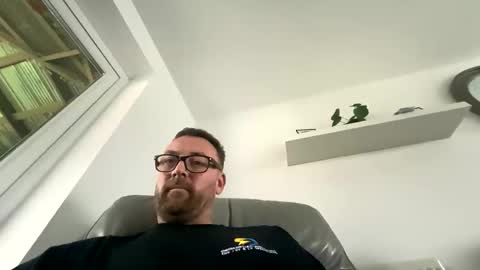 Sharksboy online show from 11-14-25, 01:32