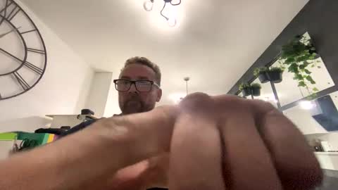 Sharksboy online show from 02-27-26, 06:02