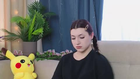 Snapshot of sharlacummer chatting on 11-19-25, 08:58 Ashley online show from 11-19-25, 08:58