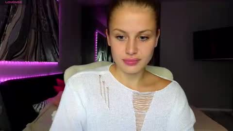 Snapshot of sharleenproject chatting on 10-24-25, 02:02 Sharleen online show from 10-24-25, 02:02