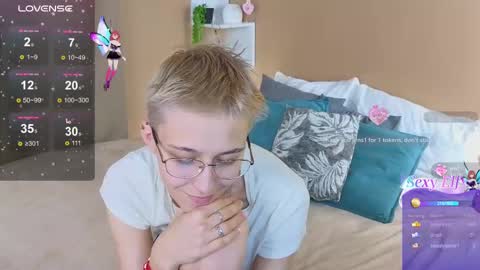 Snapshot of sharli_rose chatting on 02-19-25, 06:54 Sharli online show from 02-19-25, 06:54