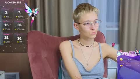 Snapshot of sharli_rose chatting on 02-27-25, 03:48 Sharli online show from 02-27-25, 03:48