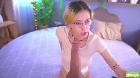 Snapshot of sharli_rose chatting on 05-11-26, 12:44 Sharli online show from 05-11-26, 12:44