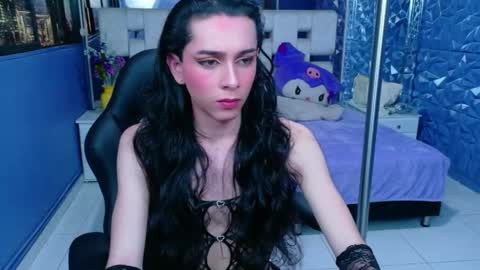 Snapshot of sharlon_ chatting on 04-21-26, 02:23 Sharlond online show from 04-21-26, 02:23
