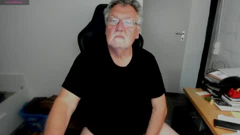 sharlots_pet online show from 05-24-26, 01:27