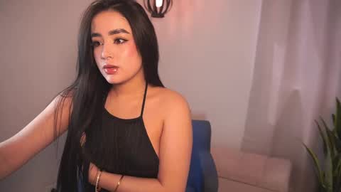 Snapshot of sharlotte_evanns chatting on 09-11-25, 05:57 Sharlotte online show from 09-11-25, 05:57