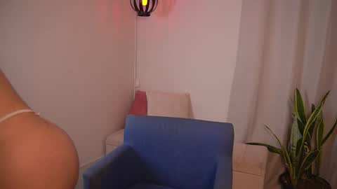 Snapshot of sharlotte_evanns chatting on 10-24-25, 07:21 Sharlotte online show from 10-24-25, 07:21