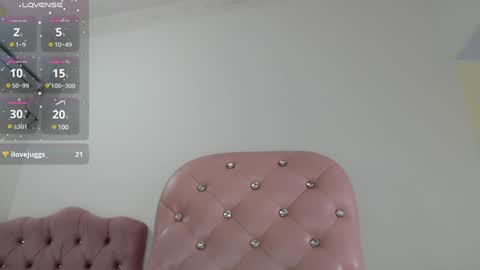 Snapshot of sharlotte_mom chatting on 12-13-24, 11:39 sharlotte  online show from 12-13-24, 11:39