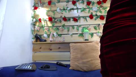 Snapshot of sharol_heart_ chatting on 02-18-25, 09:43 Sharol online show from 02-18-25, 09:43