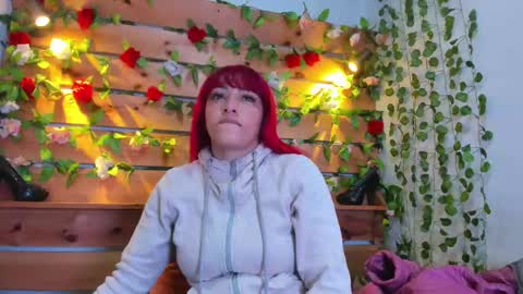 Snapshot of sharol_heart_ chatting on 09-17-25, 03:30 Sharol online show from 09-17-25, 03:30