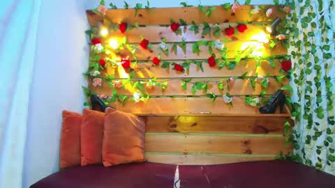 Snapshot of sharol_heart_ chatting on 09-18-25, 03:41 Sharol online show from 09-18-25, 03:41