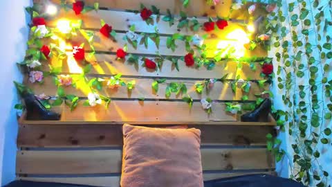 Snapshot of sharol_heart_ chatting on 09-19-25, 03:41 Sharol online show from 09-19-25, 03:41