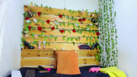 Snapshot of sharol_heart_ chatting on 10-04-25, 06:00 Sharol online show from 10-04-25, 06:00