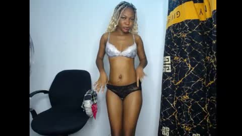 Snapshot of sharonlove8 chatting on 05-23-26, 05:12 sharon online show from 05-23-26, 05:12