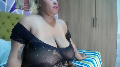 Snapshot of sharonx_morex chatting on 04-21-26, 05:47 sharonx_morex online show from 04-21-26, 05:47