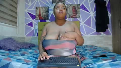 Snapshot of sharonx_morex chatting on 05-17-26, 06:11 sharonx_morex online show from 05-17-26, 06:11