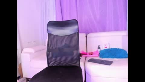 Snapshot of sharooncutee chatting on 03-27-26, 02:06 online show from 03-27-26, 02:06