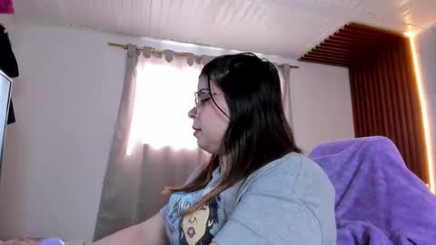 Snapshot of shasha_bloom chatting on 09-15-25, 07:47 SASHA BLOOM online show from 09-15-25, 07:47