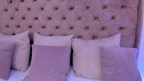 Snapshot of shatall_rouge chatting on 01-25-25, 08:21 Shantall online show from 01-25-25, 08:21