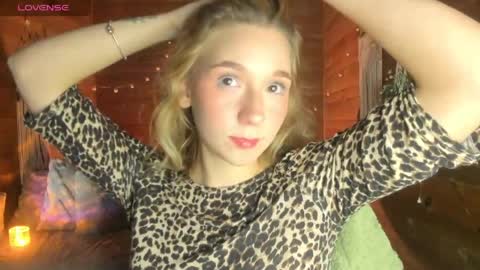 Snapshot of shatall_rouge chatting on 05-04-26, 03:46 Shantall online show from 05-04-26, 03:46