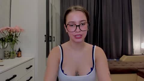 Snapshot of shawty__mariaa chatting on 09-12-25, 01:33 shawty__mariaa online show from 09-12-25, 01:33