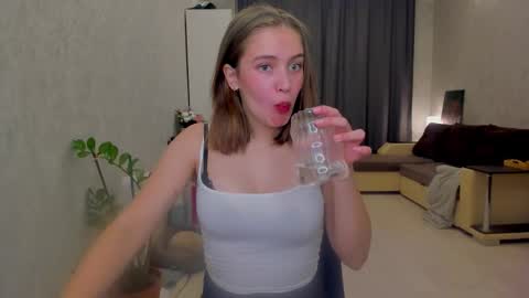 Snapshot of shawty__mariaa chatting on 10-06-25, 02:47 shawty__mariaa online show from 10-06-25, 02:47