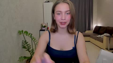 Snapshot of shawty__mariaa chatting on 10-15-25, 02:06 shawty__mariaa online show from 10-15-25, 02:06