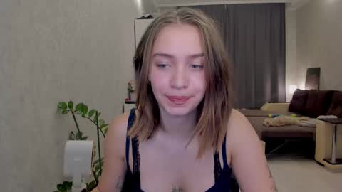 Snapshot of shawty__mariaa chatting on 10-16-25, 02:18 shawty__mariaa online show from 10-16-25, 02:18