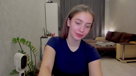 Snapshot of shawty__mariaa chatting on 10-21-25, 01:23 shawty__mariaa online show from 10-21-25, 01:23