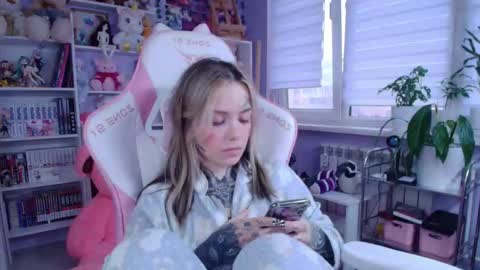 Katrin online show from 12-01-25, 12:21