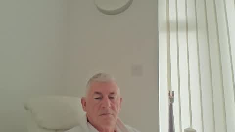 Snapshot of she52 chatting on 05-14-26, 06:42 she52 online show from 05-14-26, 06:42