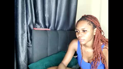 shee13 online show from 10-27-25, 10:41