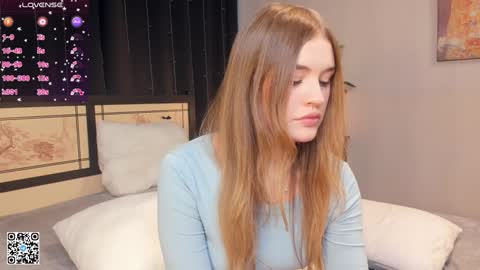 Snapshot of sheenaeast chatting on 01-08-25, 06:52 Violet online show from 01-08-25, 06:52