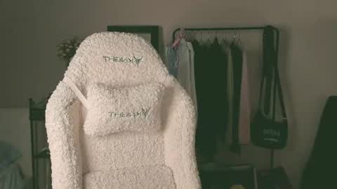 Snapshot of sheeny_shy chatting on 06-27-26, 01:39 Chiara online show from 06-27-26, 01:39
