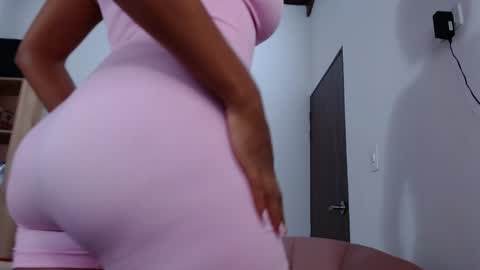 Snapshot of sheilamakano70 chatting on 01-30-25, 01:55 Sheila Makano online show from 01-30-25, 01:55