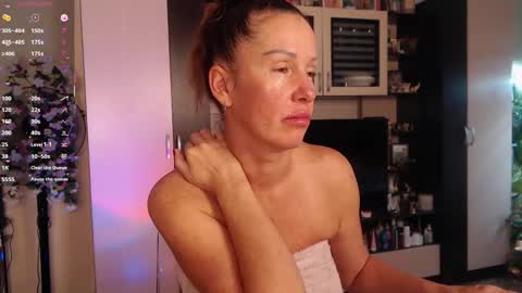 Snapshot of sheilaryan chatting on 11-02-25, 04:59 Sheila GMT 2 Tuesday Wednesday Friday Saturday Sunday- 8 5 online show from 11-02-25, 04:59